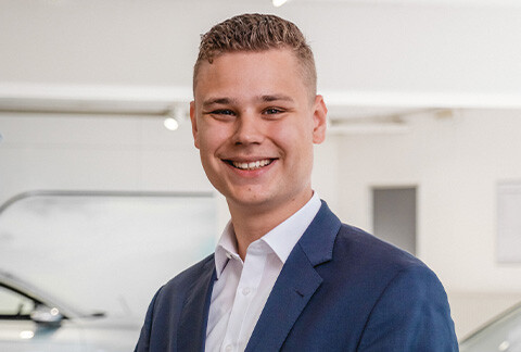 Julian Pöller